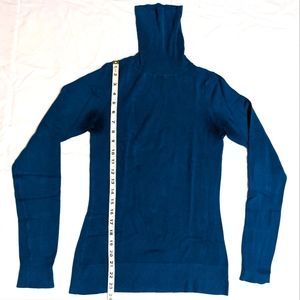 Turtle Neck Sweater Sz XS